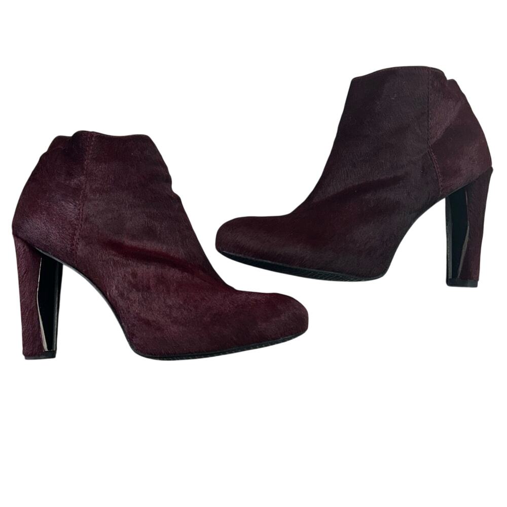 NWOT Stuart Weitzman Women’s Bordeaux Calf Hair Ankle Booties Size 6.5M